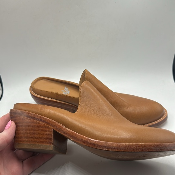 Fortress Of Inca Michelle Mule in Caramel - Picture 6 of 11